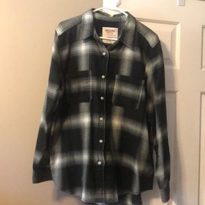 NWT Black/white flannel shirt. Size XL
